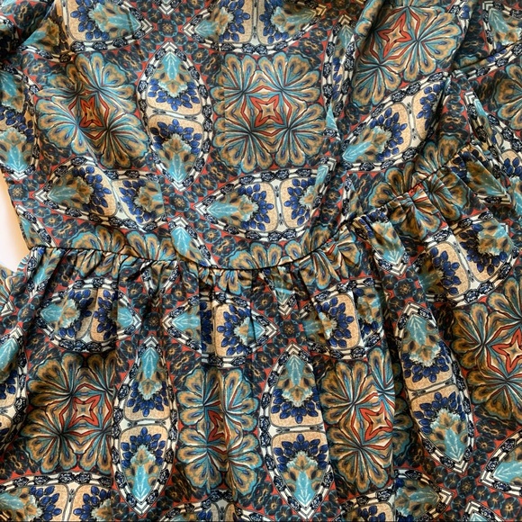Boho hippie long sleeve mini dress. Lovely multi earth tone color print. - Picture 6 of 7